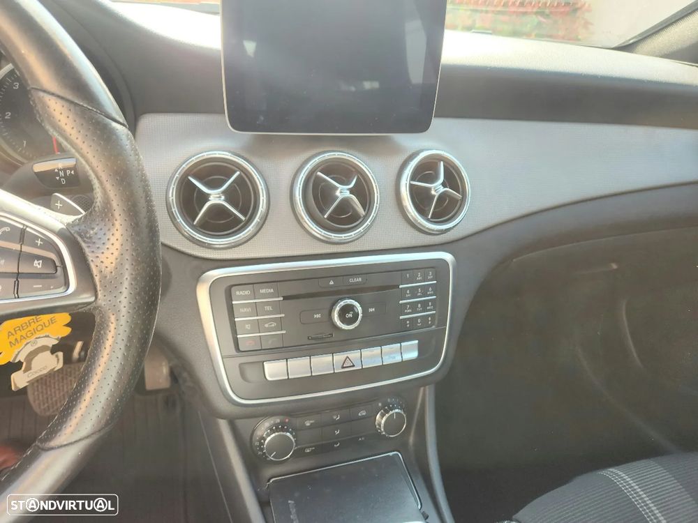 Mercedes-Benz CLA 200 d Shooting Brake Urban Aut. - 10