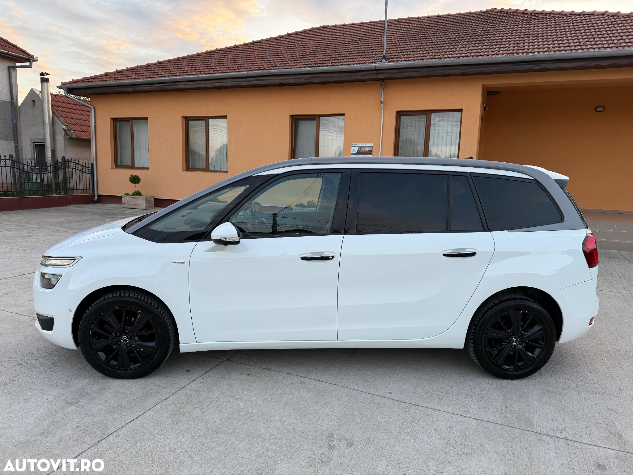 Citroën C4 Grand Picasso e-HDi 115 ETG6 Exclusive - 18