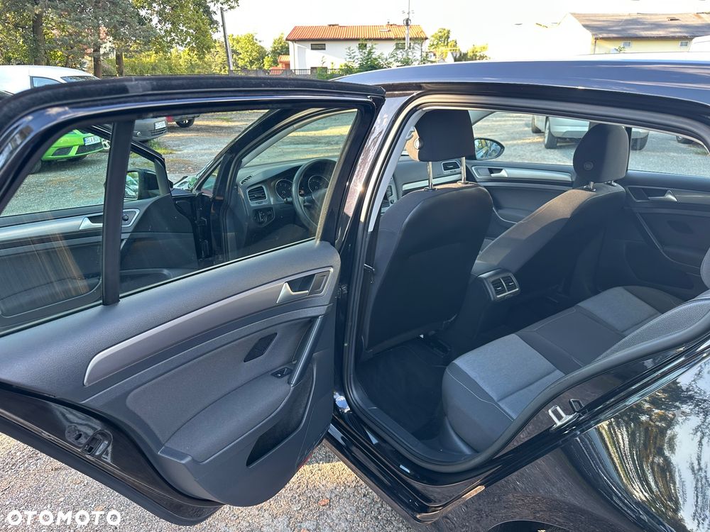 Volkswagen Golf 1.2 TSI Style - 27