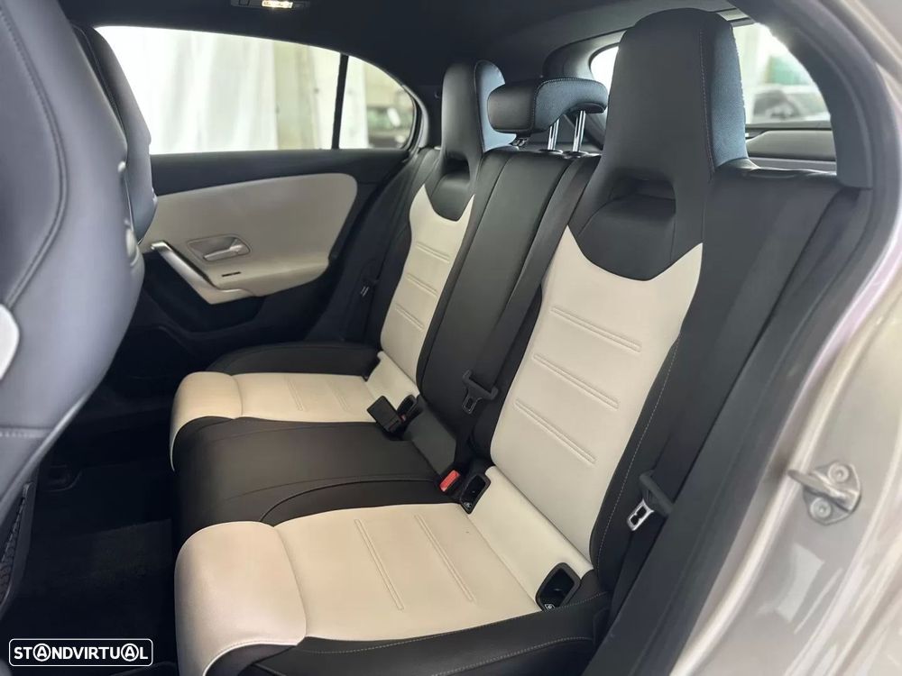 Mercedes-Benz A 200 AMG Line - 24