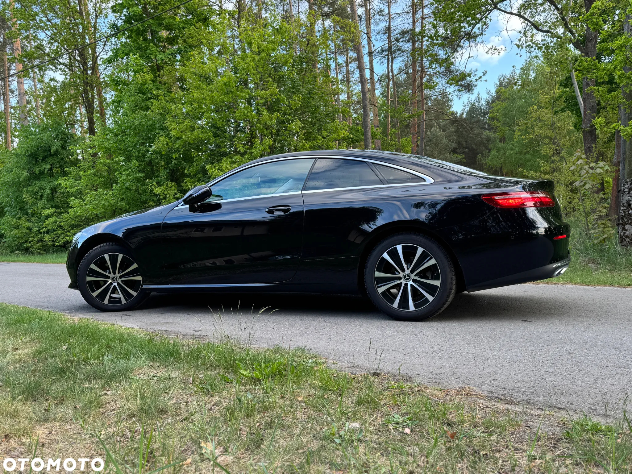 Mercedes-Benz Klasa E 220 d Coupe 9G-TRONIC - 25