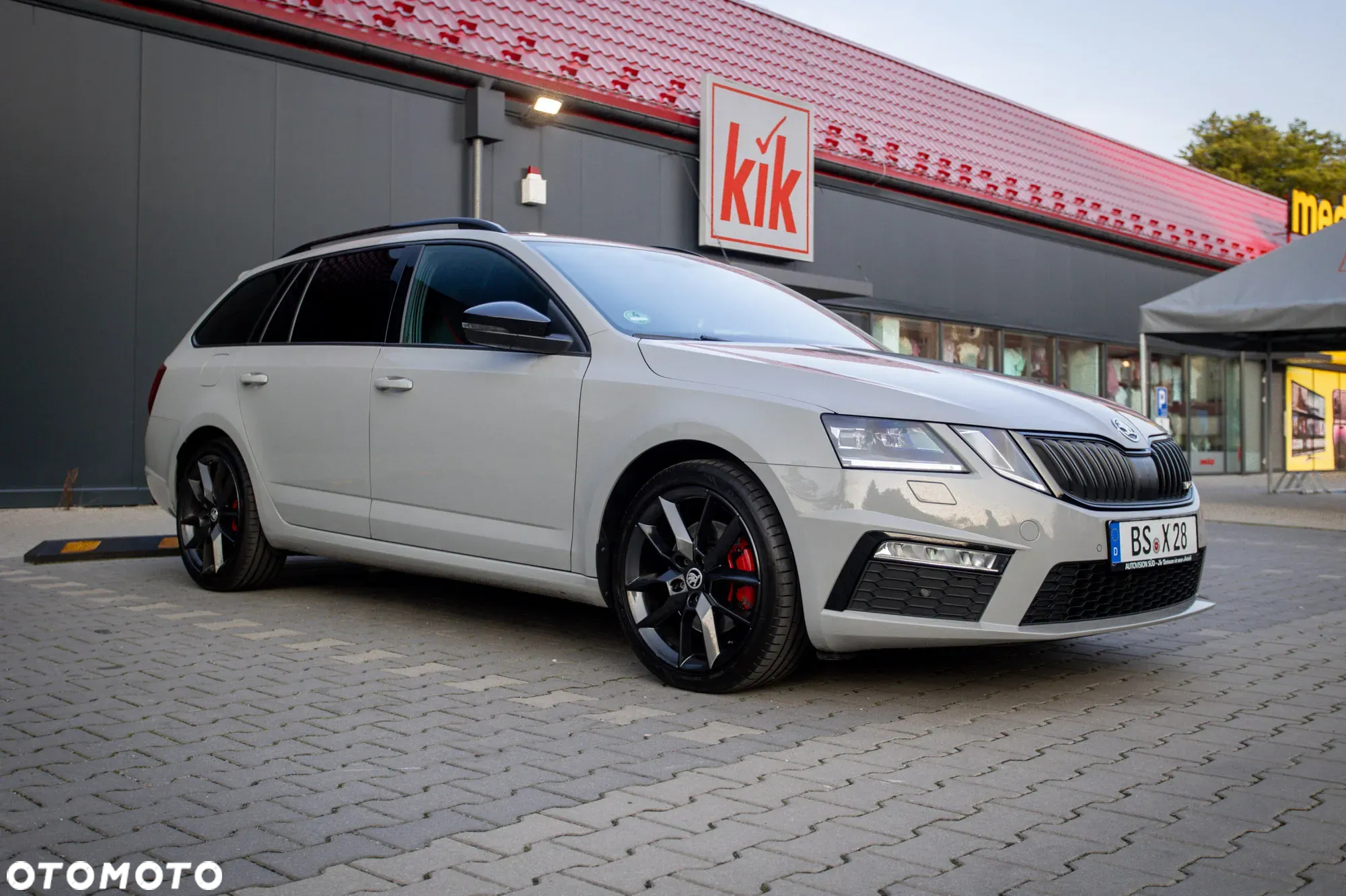 Skoda Octavia Combi 2.0 TDI RS - 10