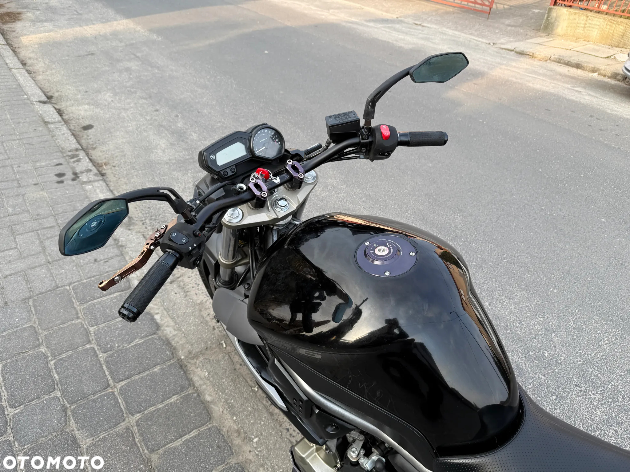 Yamaha XJ - 8