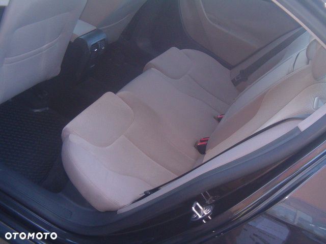 Volkswagen Passat - 30