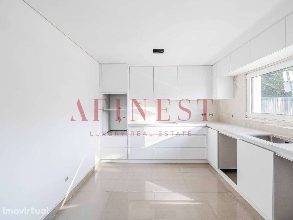 Moradia T4+1 de Luxo em Condomínio Exclusivo - São Pedro do Estoril - Grande imagem: 3/42
