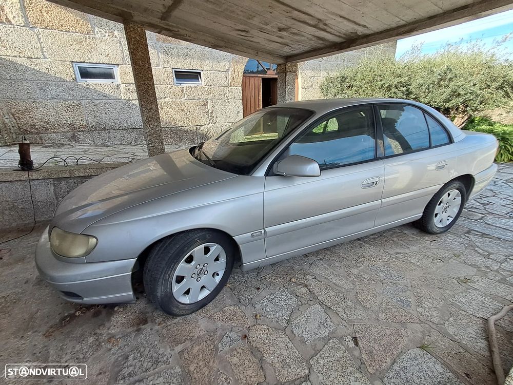 Opel Omega 2.2 Elegance - 2