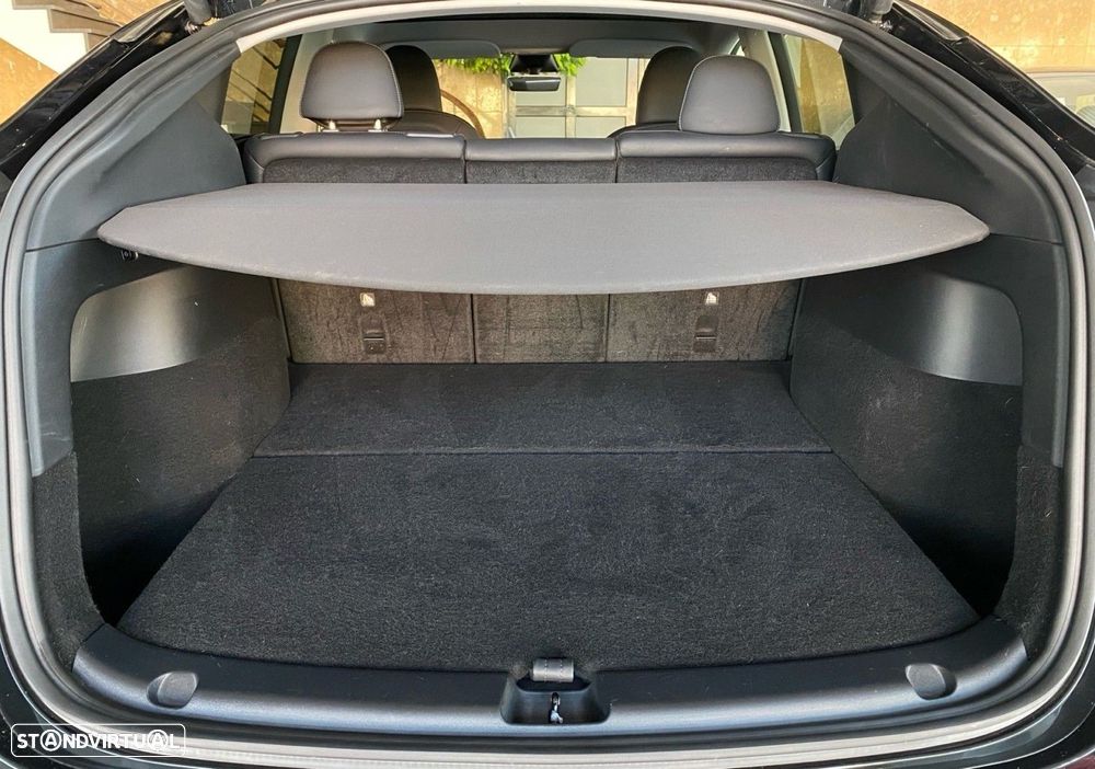 Tesla Model Y Standard RWD - 8