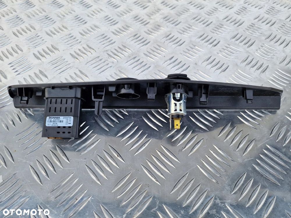 PANEL GNIAZDO USB ZAPALNICZKA SCANIA NTG - 3