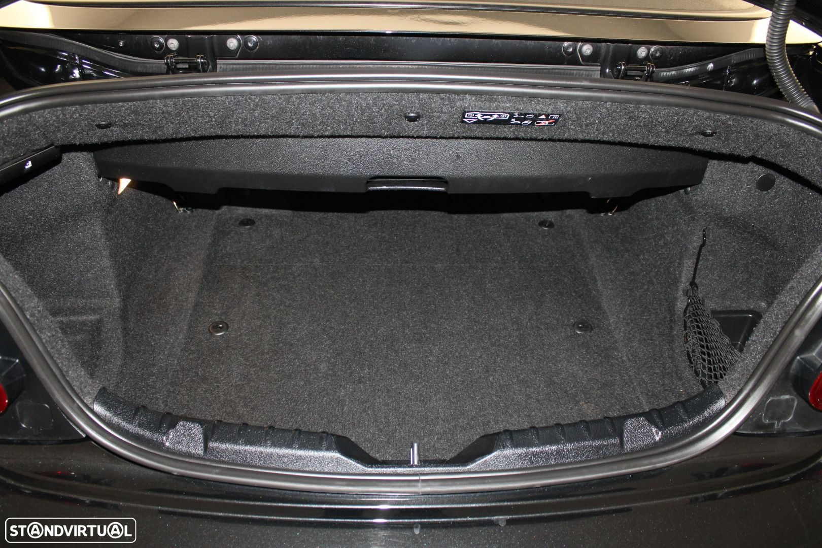 BMW 218 d Cabrio Advantage Auto - 23