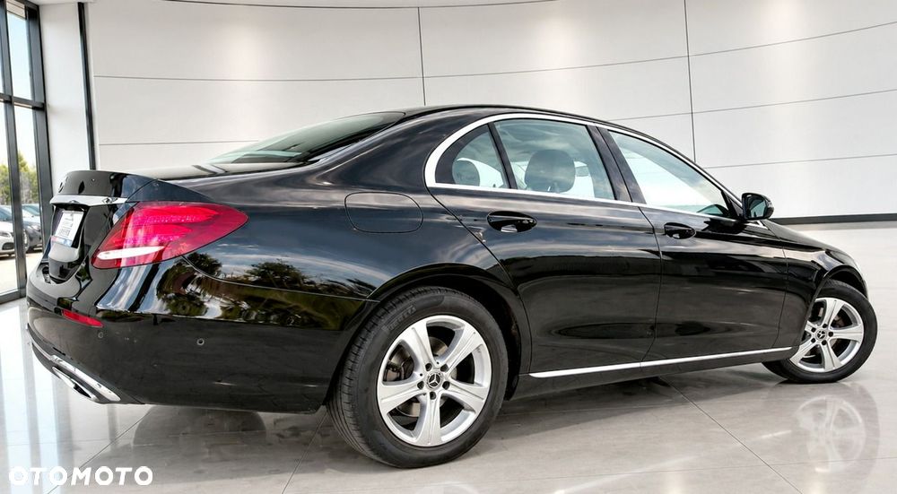 Mercedes-Benz Klasa E 200 d 9G-TRONIC - 29