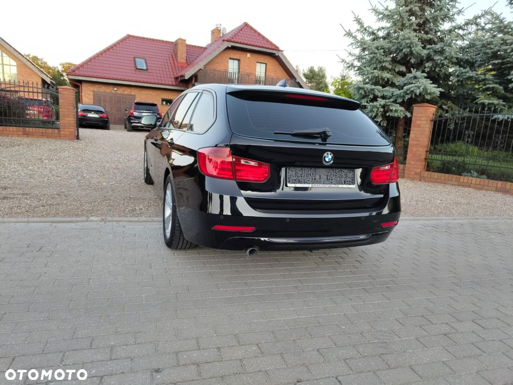 BMW Seria 3 320d Sport Line - 12