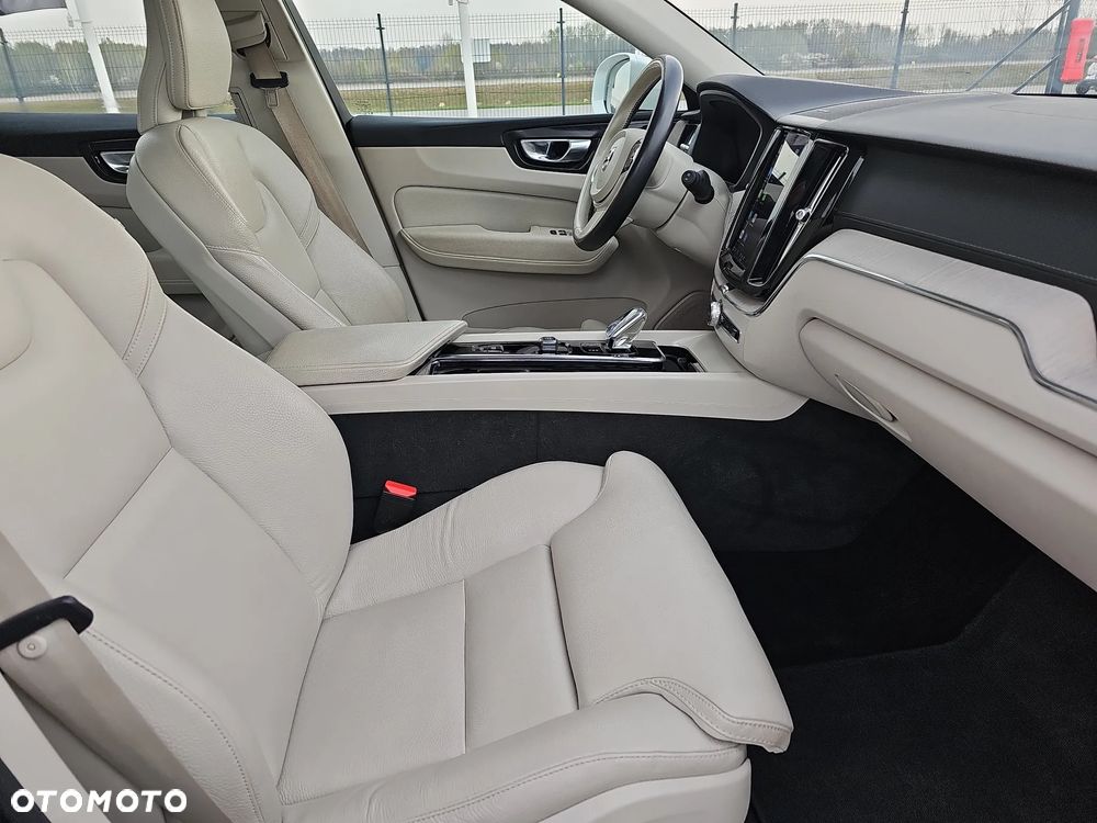 Volvo XC 60 T8 Plug-In Hybrid AWD Inscription - 20