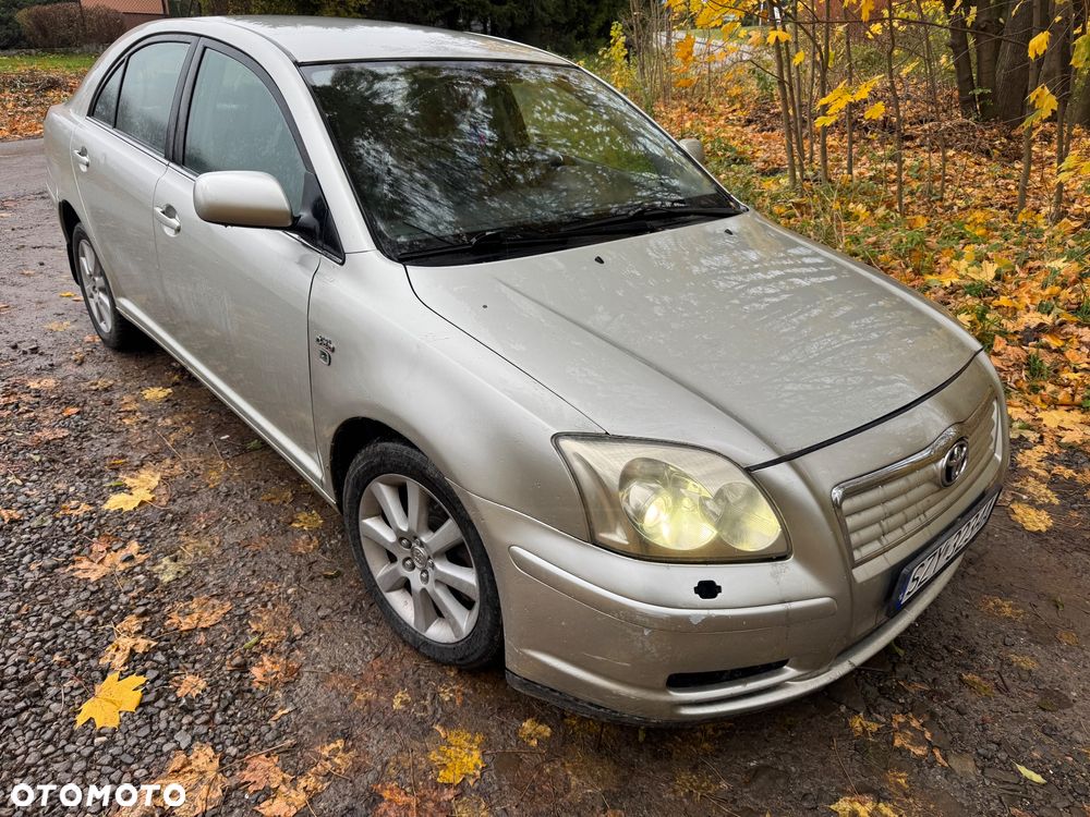 Toyota Avensis - 1