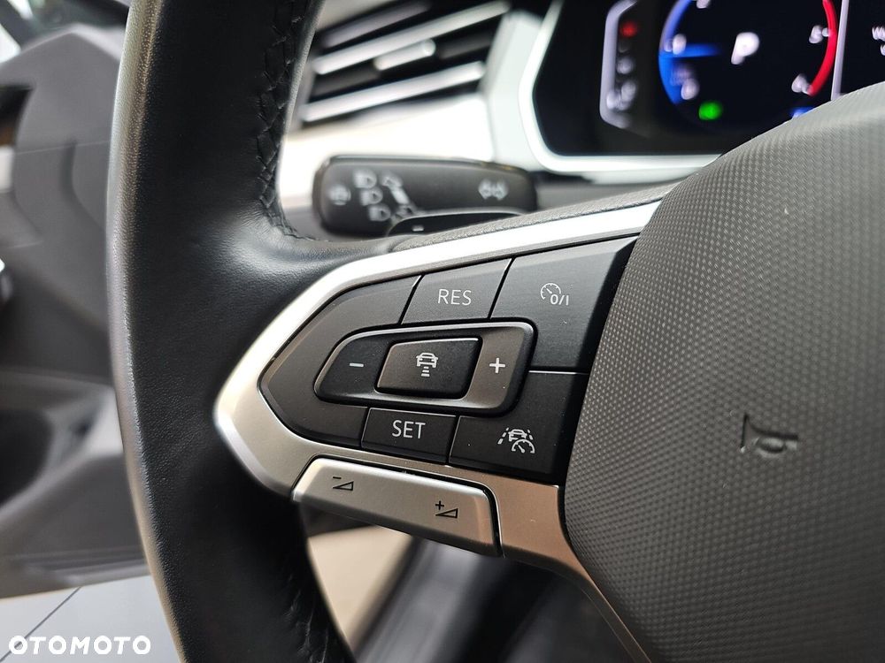 Volkswagen Passat - 14