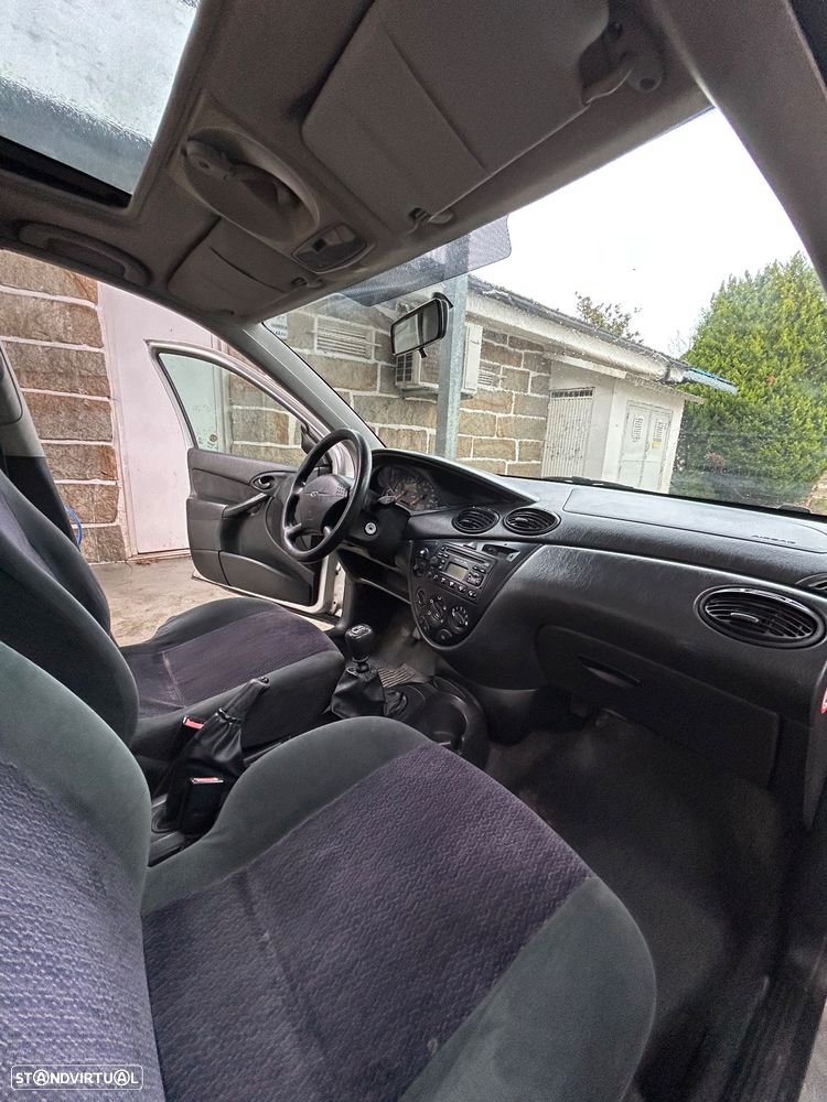 Ford Focus SW 1.8 TDdi Comfort - 10