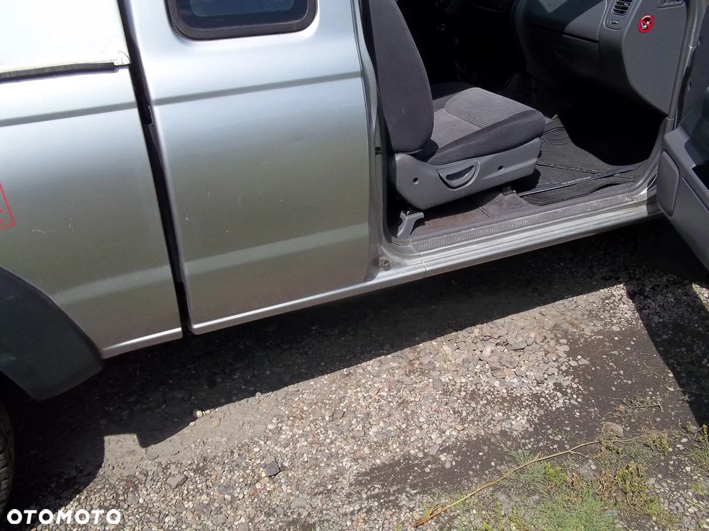 Nissan NP300 Pickup - 6
