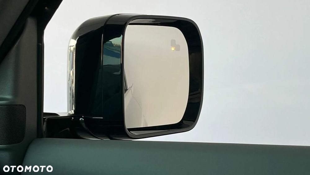 Land Rover Defender - 15