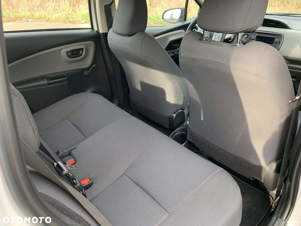 Toyota Yaris Hybrid 100 Active - 16