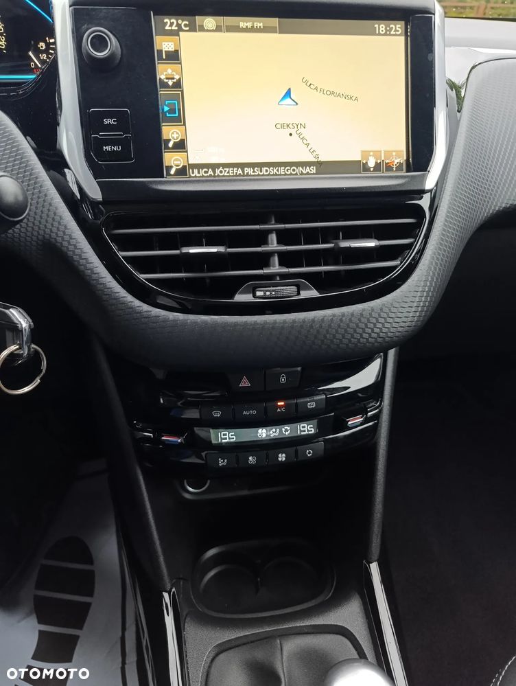 Peugeot 2008 BlueHDi FAP 120 STOP & START Allure - 17