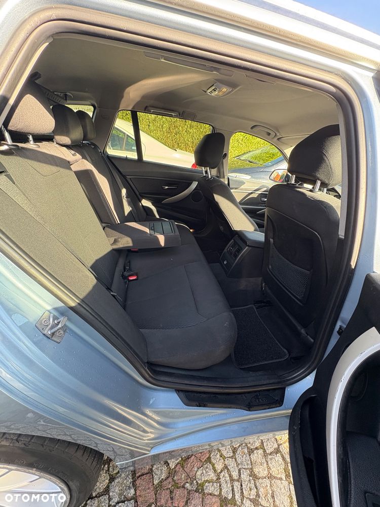 BMW Seria 3 316d Touring Advantage - 19