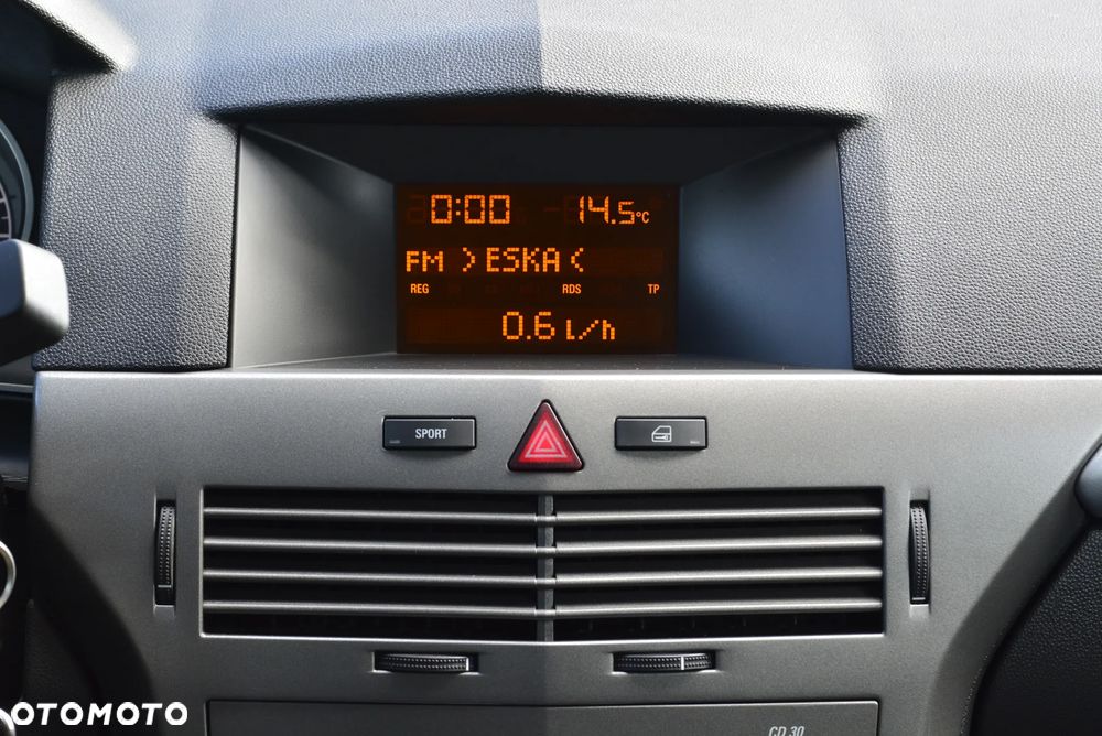 Opel Astra 1.6 Sport - 33