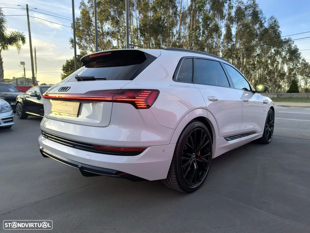 Audi e-tron 50 quattro S line - 12