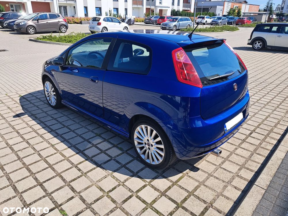 Fiat Grande Punto - 4