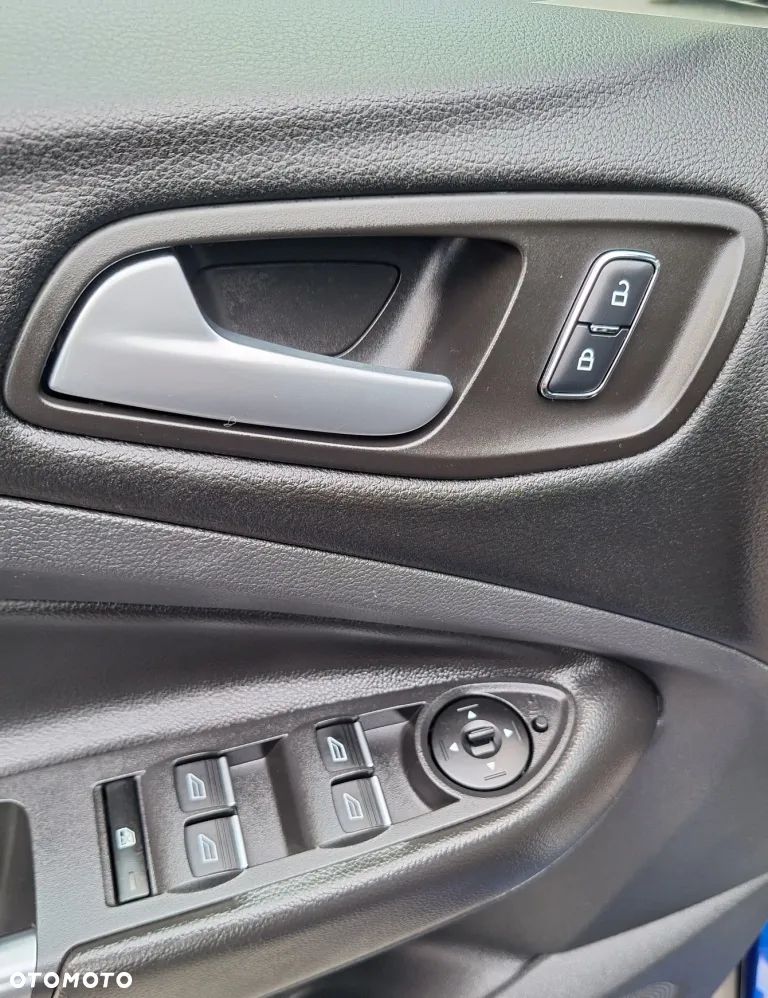 Ford Kuga 1.5 EcoBoost 2x4 Trend - 17