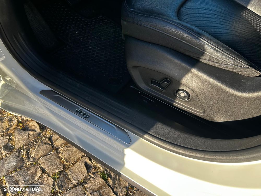 Jeep Compass 1.3 T4 4xe Auto Limited - 8