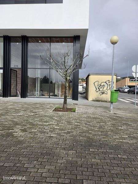 Arrenda-se Loja Nova no Centro de S.Pedro - Grande imagem: 2/6