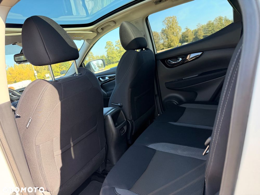 Nissan Qashqai 1.3 DIG-T N-Connecta DCT - 26