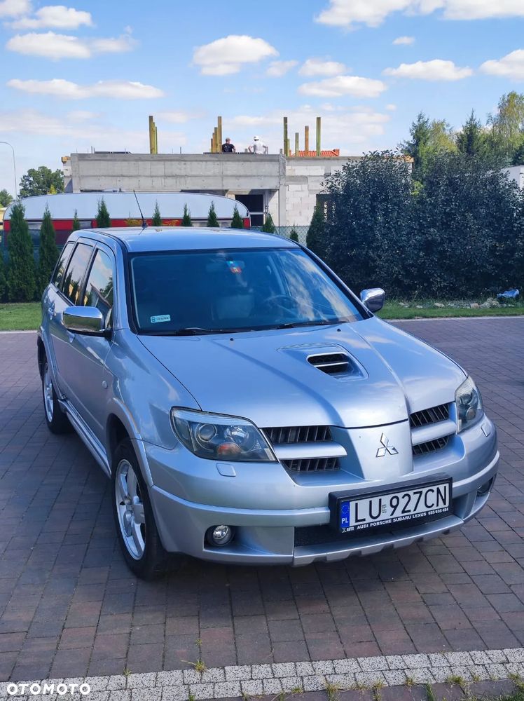 Mitsubishi Outlander 2.0 Turbo - 2