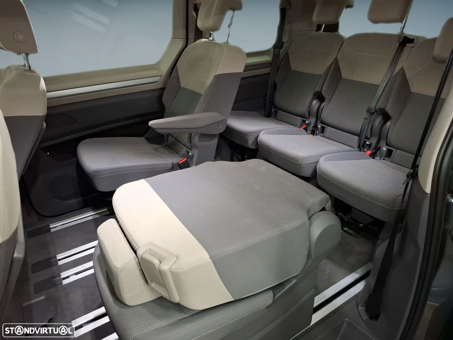 VW Multivan 1.5 TSI e-Hybrid Life DSG - 14