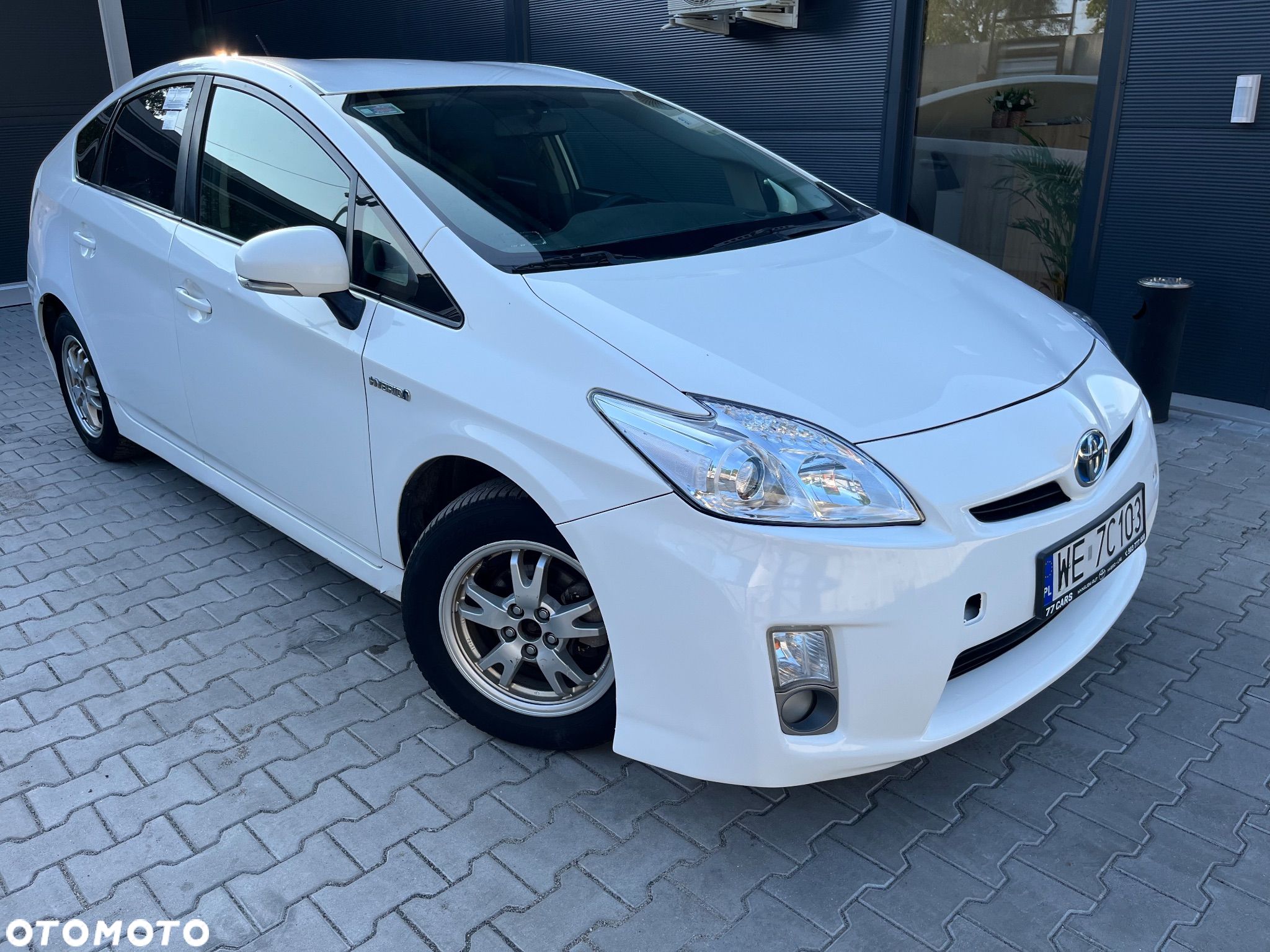 Toyota Prius 1.8 HSD Active - 1