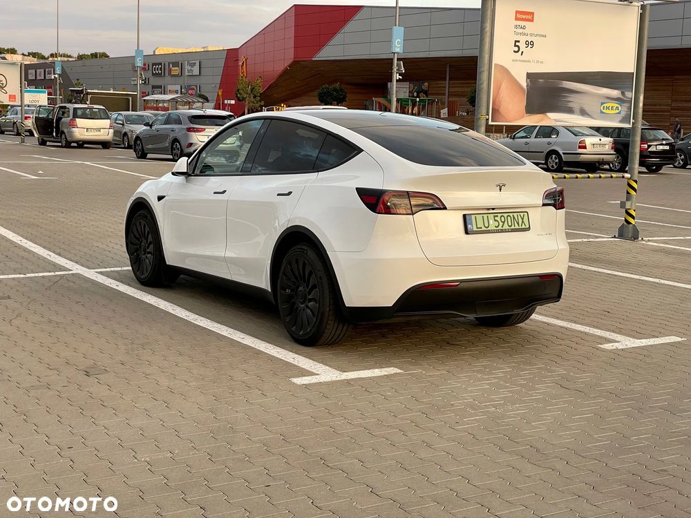 Tesla Model Y - 20