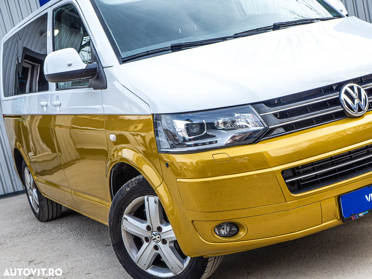 Volkswagen Multivan - 12