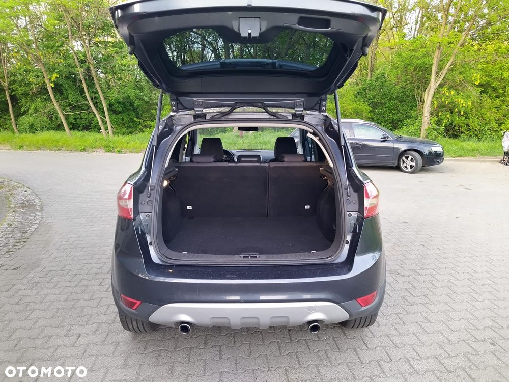 Ford Kuga 2.0 TDCi 2x4 Titanium - 10