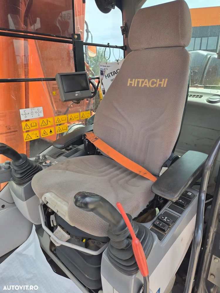 Hitachi ZX250-6, 2019, 6.254h, Masa operationala 27,1tone, cupa NOUA 1,55mc, cupla rapida, lant 80% bun doar 1.109h deplasare, consum mediu 12,5l/h, ad sapare 7m, camera spate si laterale, ridica 16,2 avertizare antirasturnare, 3 pompe hidr, PROMOTIE 86.900 - 18