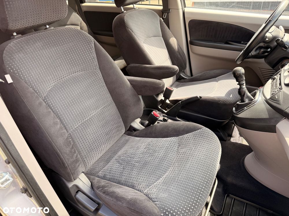 Mitsubishi Grandis 2.0 DI-D 7-Sitzer Intense - 24