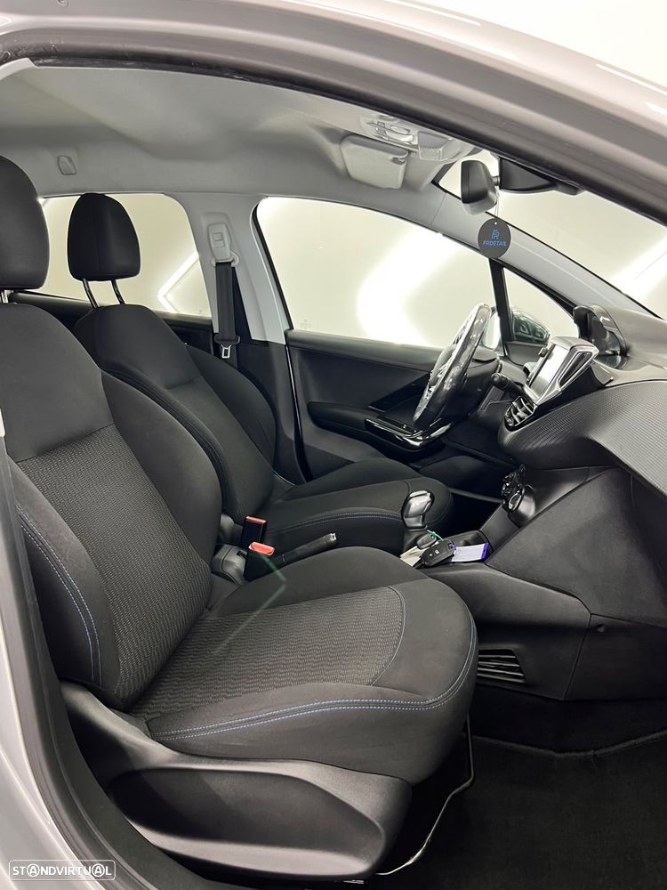 Peugeot 208 1.2 PureTech Style - 17
