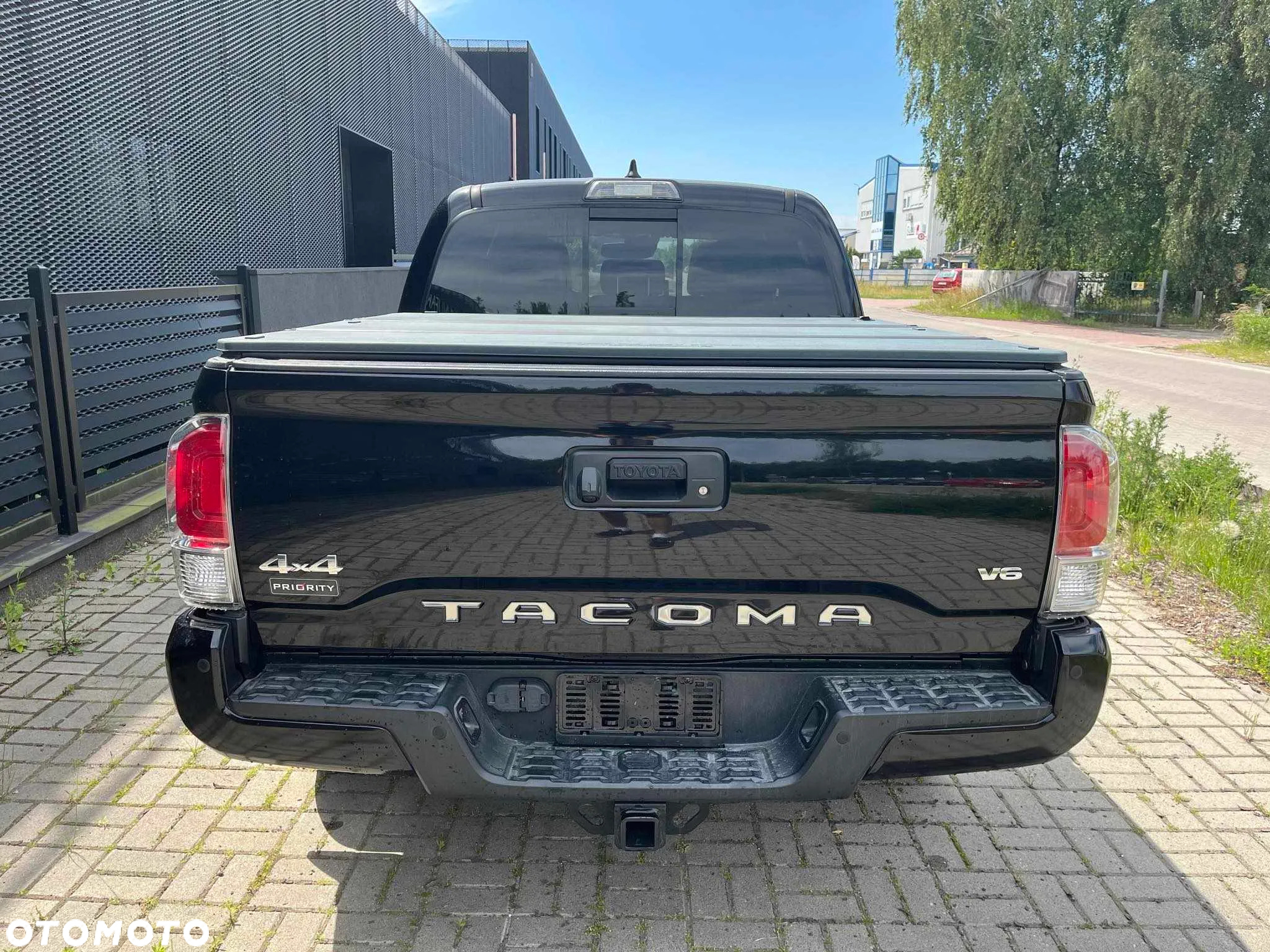 Toyota Tacoma - 9