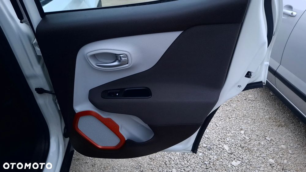 Jeep Renegade 1.4 MultiAir Longitude - 27