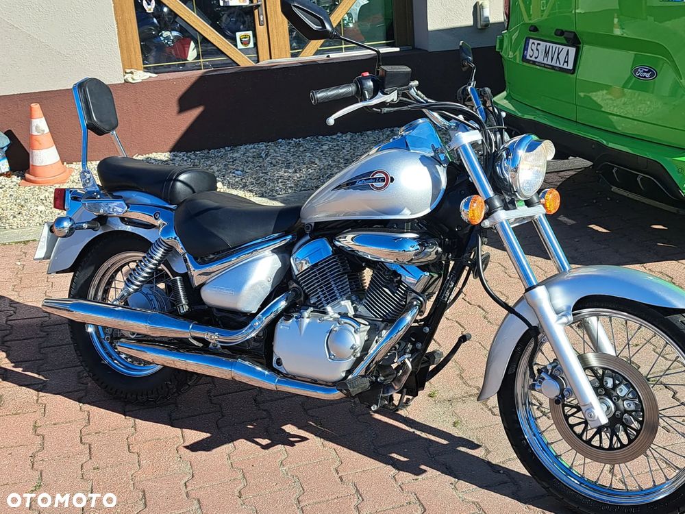 Suzuki Intruder - 6