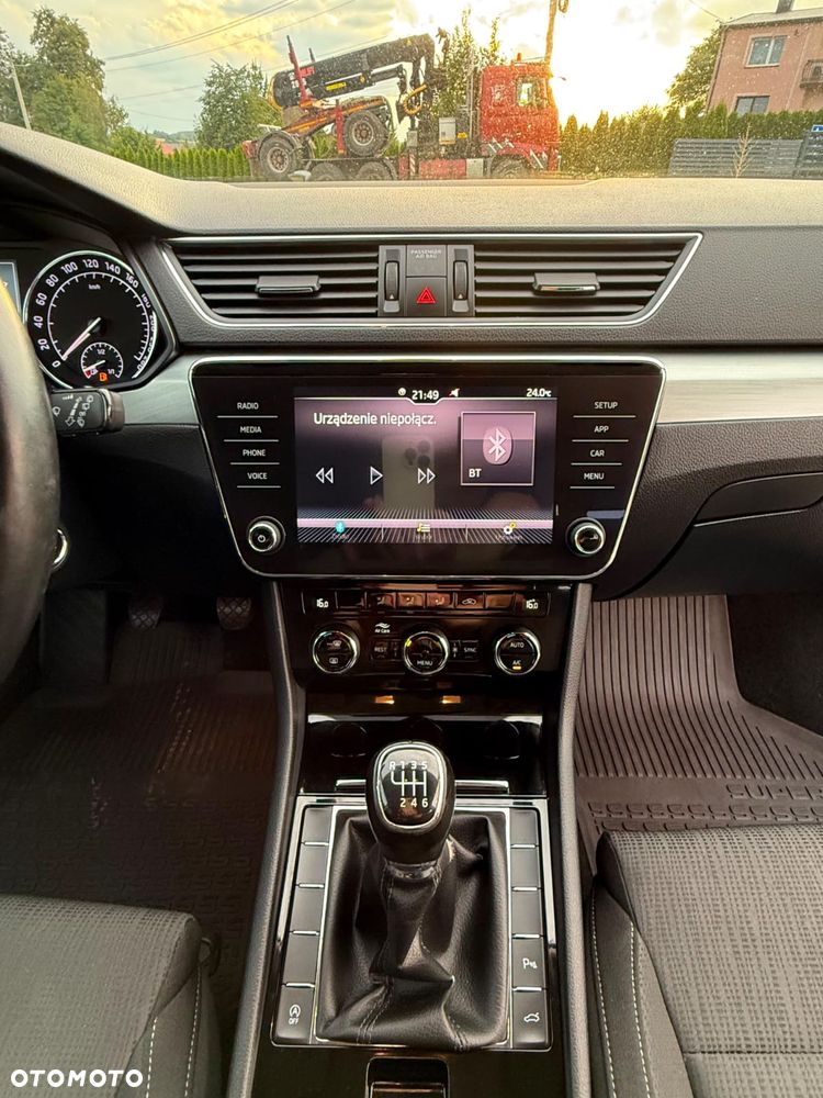 Skoda Superb 2.0 TDI Style - 27