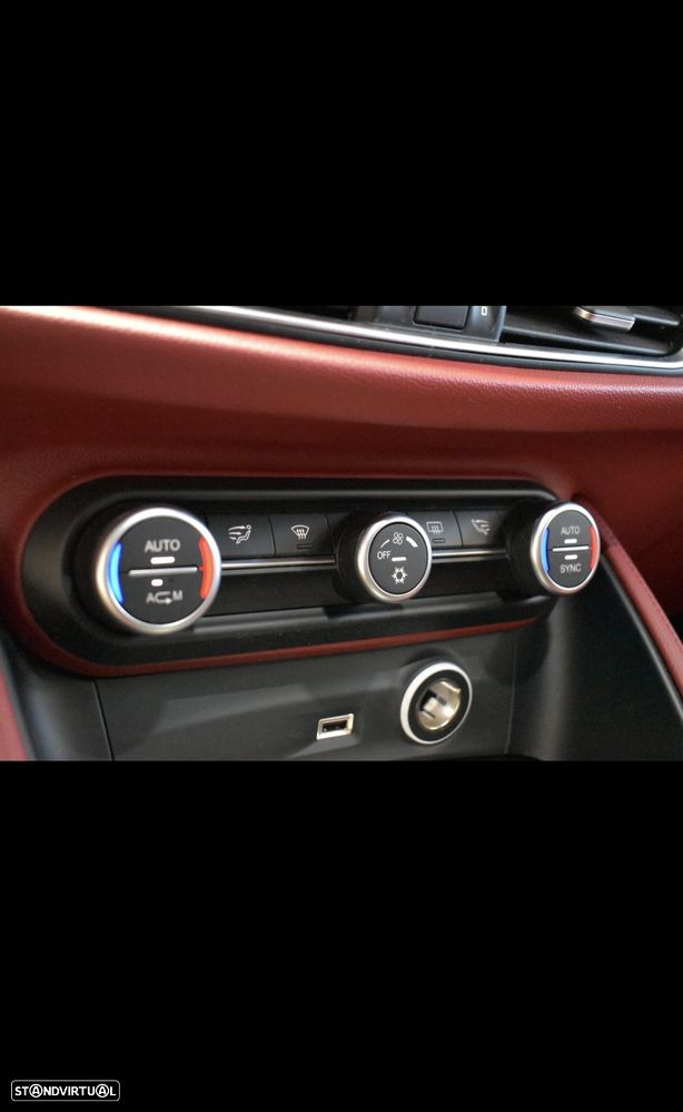 Alfa Romeo Stelvio 2.2 16V AT8-Q4 Executive — fotografia 7