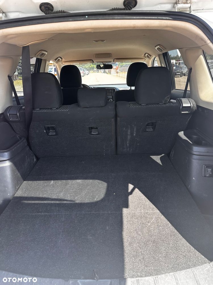 Mitsubishi Outlander - 17