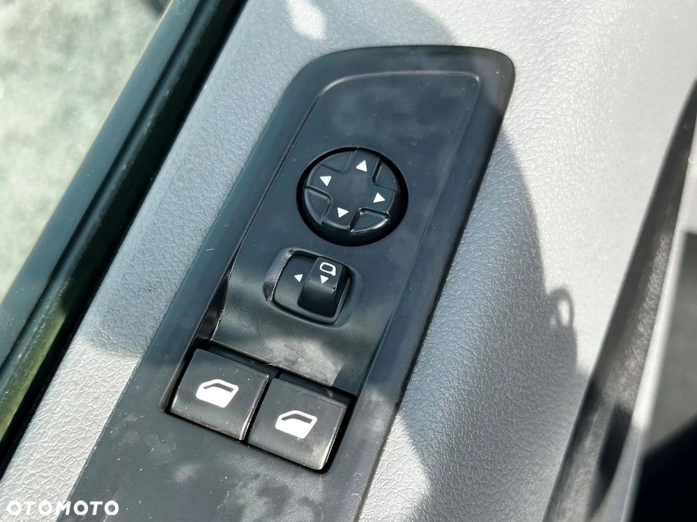 Opel Vivaro - 22