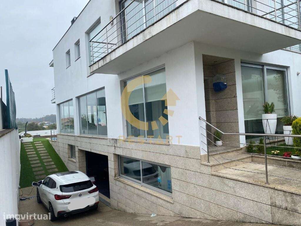 Moradia Bifamiliar T3 c/piscina em Vilar do Pinheiro - Grande imagem: 4/39