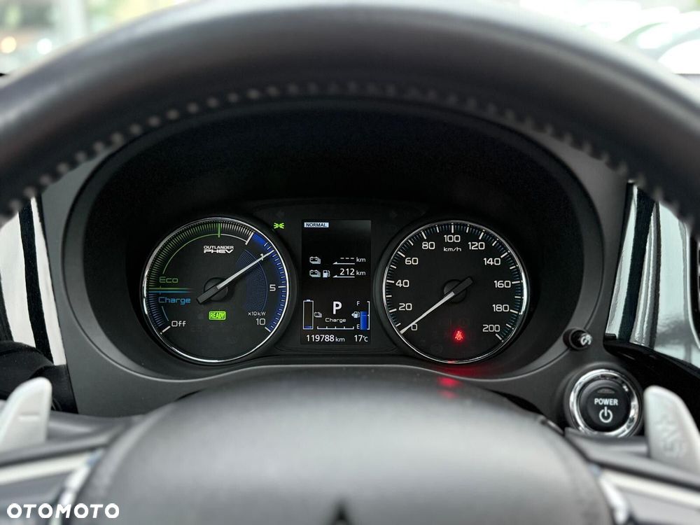 Mitsubishi Outlander PHEV Intense + - 24