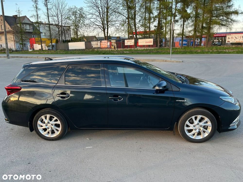Toyota Auris Hybrid 135 Selection - 8